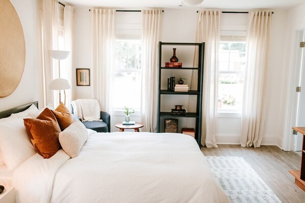 4 bedrooms, iron/ironing board, travel crib, free WiFi