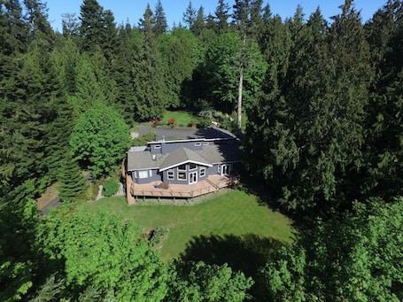 Exterior. Modern studio with hot tub and patio access