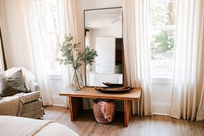 4 多间卧室、旅行婴儿床、免费 WiFi、床单