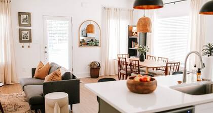 Modern 4BR Getaway by MHM Luxury Properties