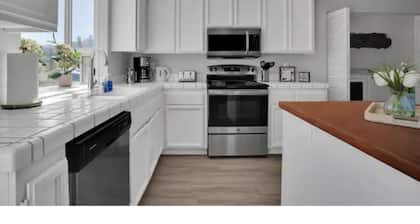 Napa, Sonoma, SF, Six Flags & Ferry in Minutes!