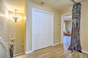 Interior - Family-Friendly Keansburg Home: Walk to Beach! (Keansburg)