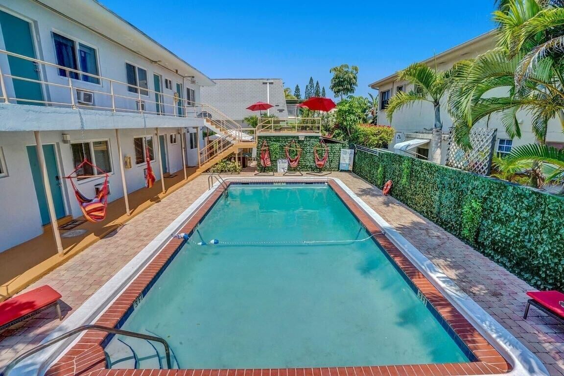 Hollywood Beach Family Pool Home