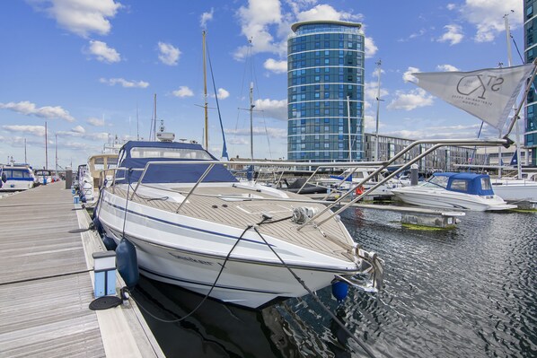 Romantic Apartment, Ensuite, Marina View (Destiny's Dream Sunseeker) | Exterior