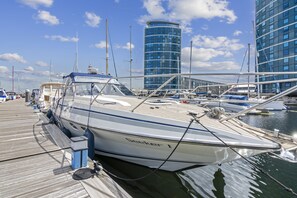 Departamento romántico, baño en la habitación, vista a la marina (Destiny's Dream Sunseeker) | Exterior