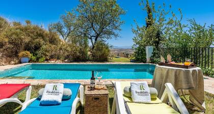 Cortijo La Alberquilla Íllora by Ruralidays