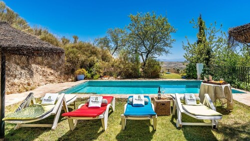 Cortijo La Alberquilla Íllora by Ruralidays