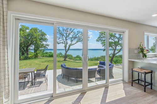 LakeView Villa, lake access, lake view, hot tub, game room, outdoor space