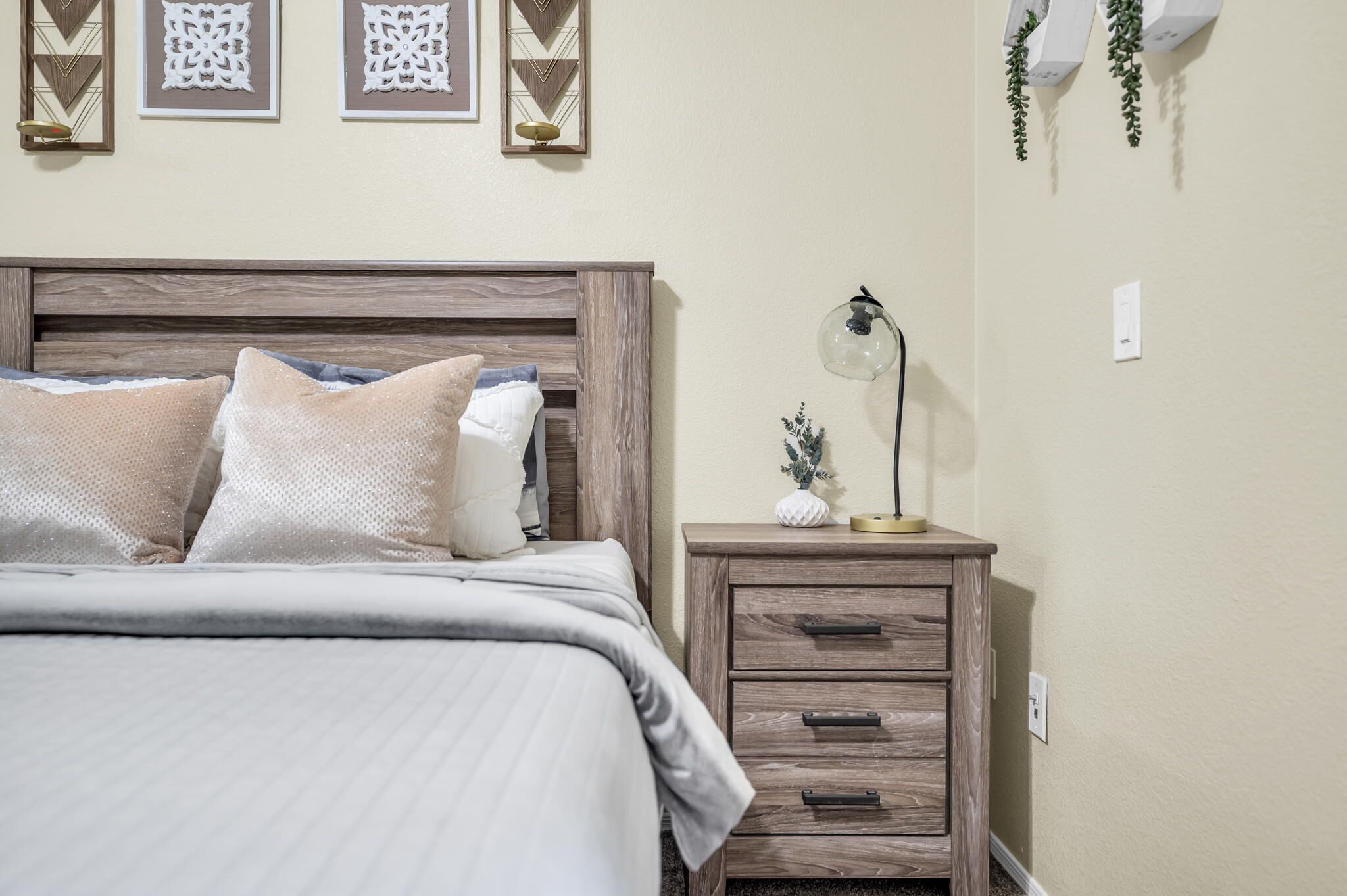 ♥Tranquil & Comfy ~ ♛Queen Bed, Pool, Hot Tub, Gym