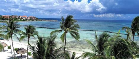 A la platja i tovalloles de platja