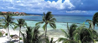 PRIME Location, Gorgeous Sweeping Views, PH right on the Beach, Villas del Mar 1