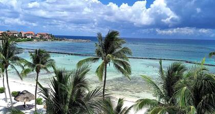 PRIME Location, Gorgeous Sweeping Views, PH right on the Beach, Villas del Mar 1