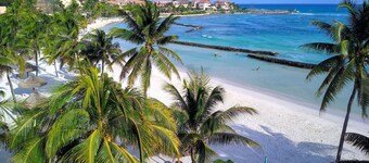 PRIME Location, Gorgeous Sweeping Views, PH right on the Beach, Villas del Mar 1