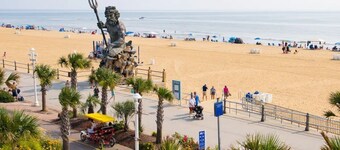 Home Blocks away from Beach!