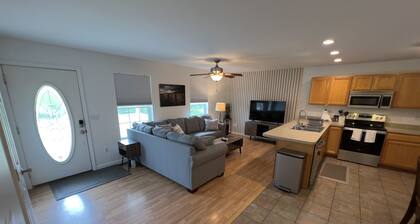 Relaxing 2 bedroom home minutes away from PMRP