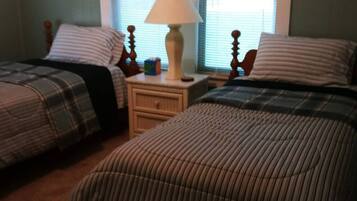 3 bedrooms, desk, travel crib, free WiFi