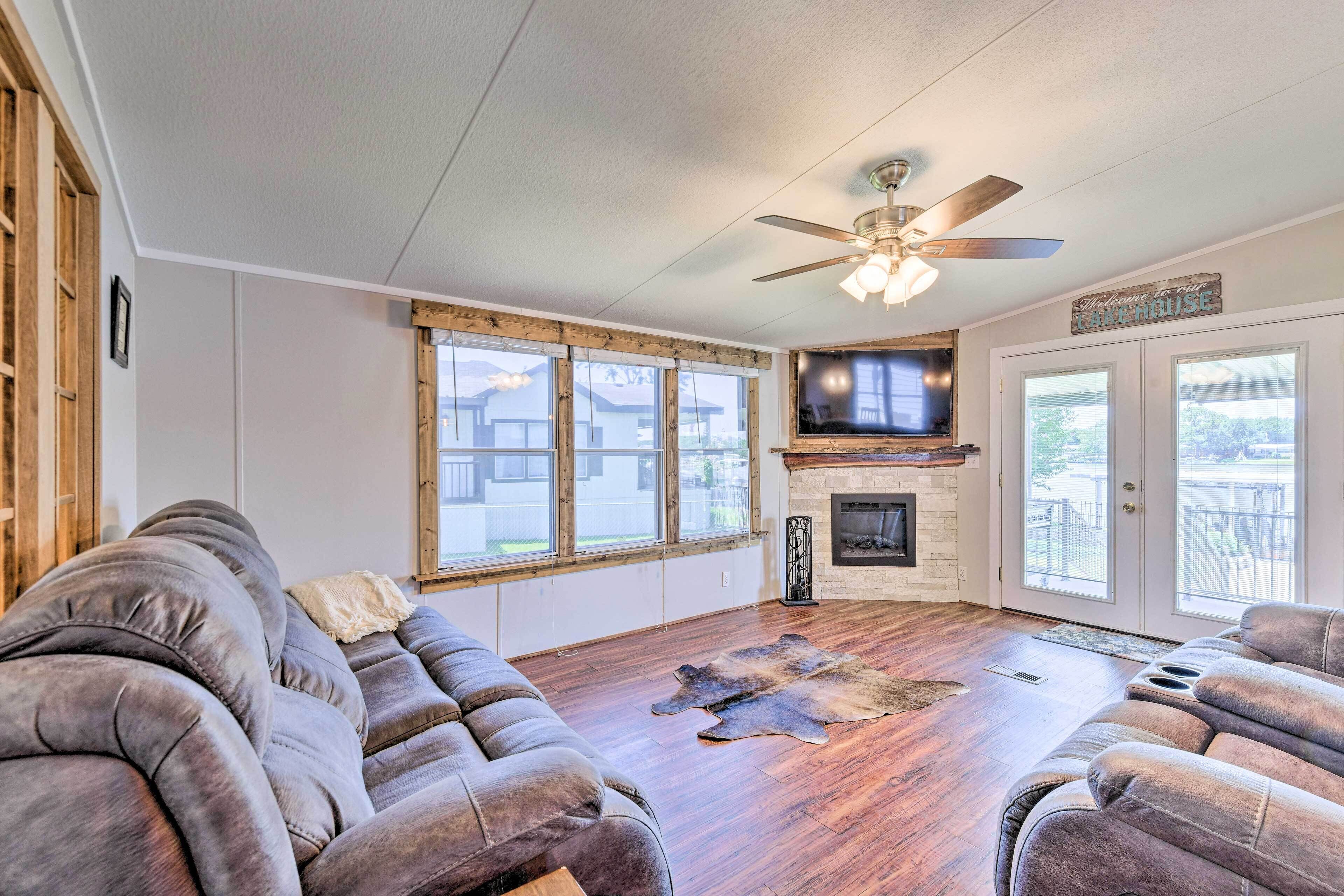 Lakefront Granbury Home, Boat Dock On-site! - Granbury, TX