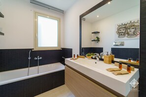 Villa Panoramic | Badrum