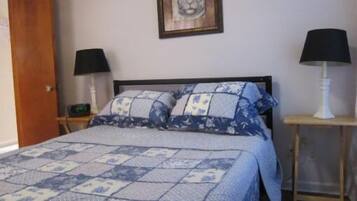 2 bedrooms, desk, iron/ironing board, free WiFi