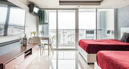 *Isla Verde*direct access to the beach*excellent location*