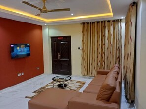 Apartment | Living room - Executive 3-bed Furnished Apartment in Kwashieman (Accra)
