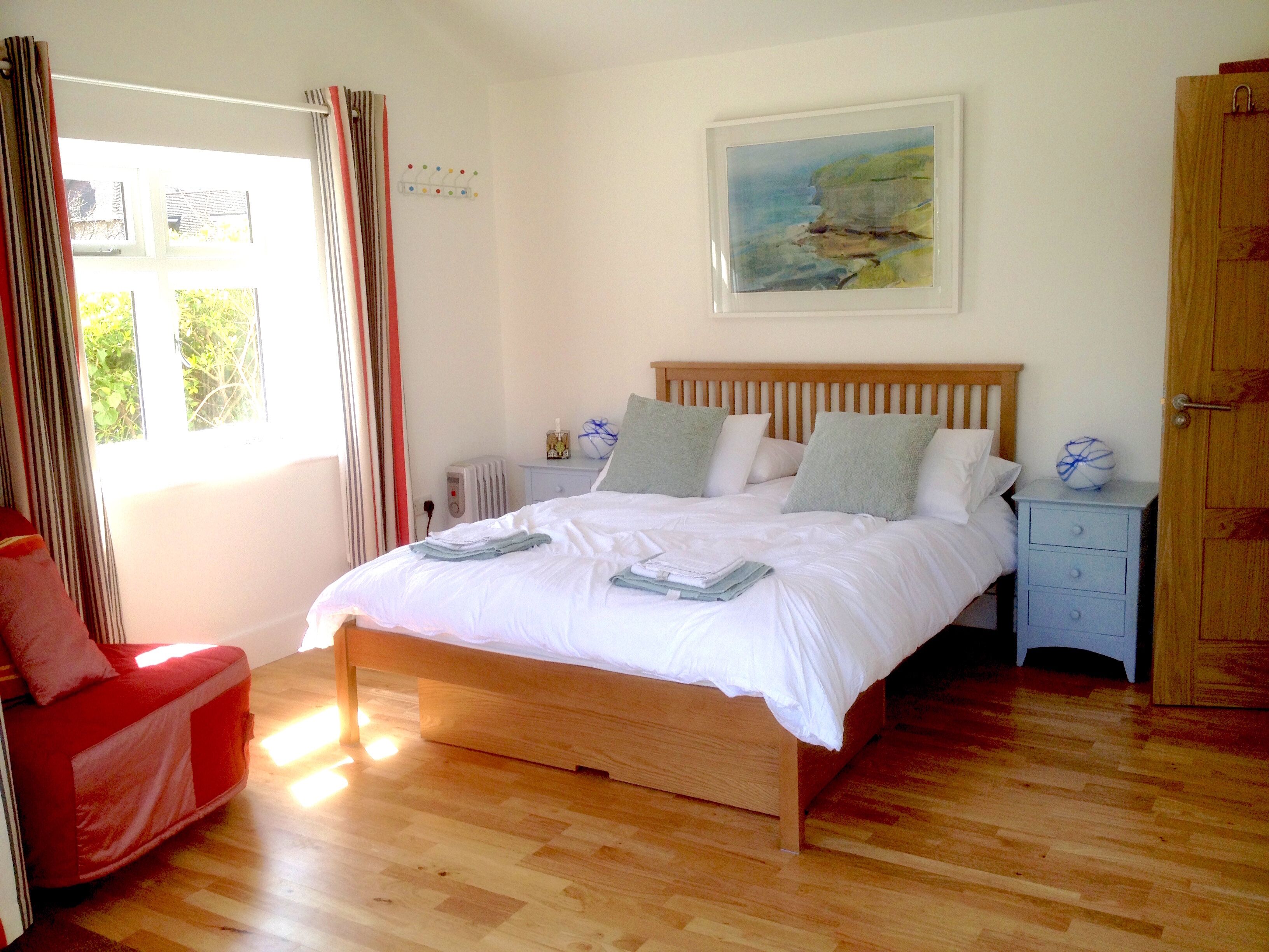 2 bedrooms, iron/ironing board, travel cot, free WiFi