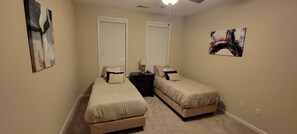 Room - Lovely 2 Bedroom 2 Bath and 1 Car Garage with Pool (Collierville)