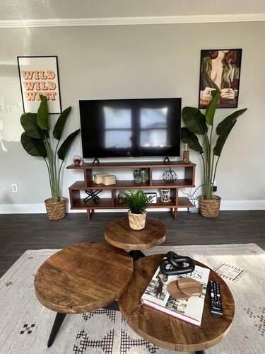 The Den w/ Pool Table & Outdoor Bar - 10 min walk to beach!