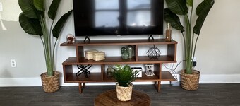 The Den w/ Pool Table & Outdoor Bar - 10 min walk to beach!