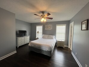 3 habitaciones, tabla de planchar con plancha y wifi gratis 