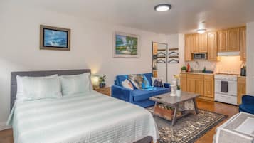 1 bedroom, desk, iron/ironing board, WiFi