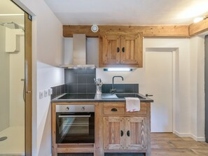 Fridge, microwave, oven, coffee/tea maker