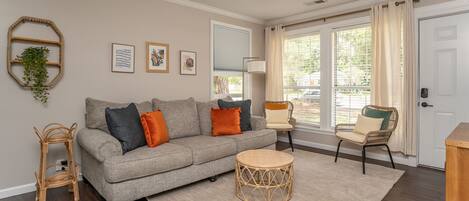 Een smart-tv en videogames