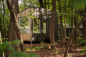 Property grounds - Modern Minimalist Tiny House (Sawyer)