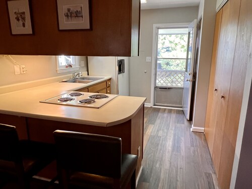 Private midtown getaway 10 mins from Downtown & Wrightsville Beach.