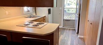 Private midtown getaway 10 mins from Downtown & Wrightsville Beach.