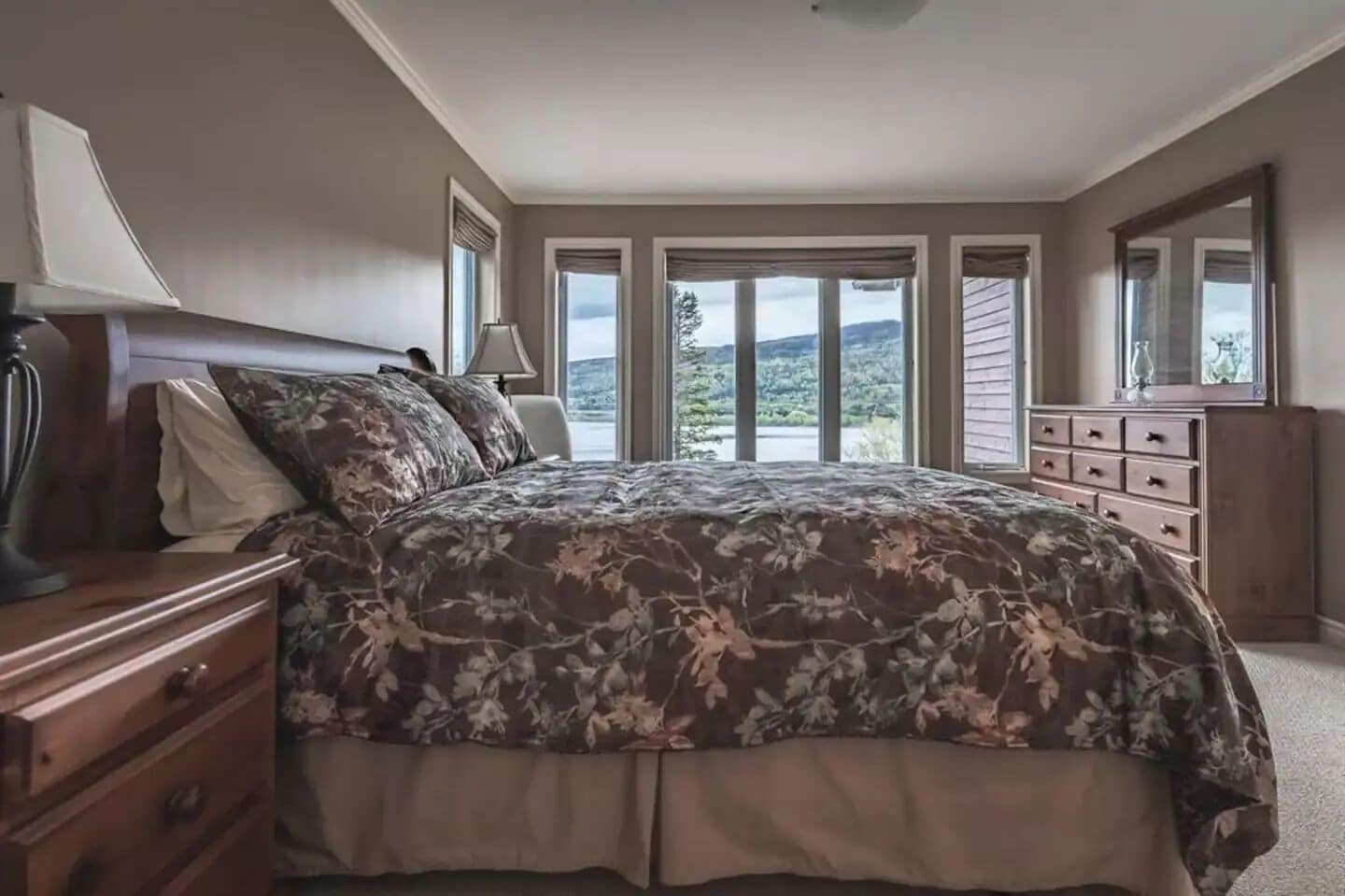 5 makuuhuonetta, silitysrauta/-lauta, ilmainen Wi-Fi, vuodevaatteet