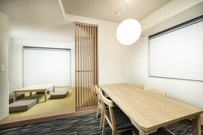 Habitación superior, para no fumadores (Japanese) | Camas con efecto memoria y caja de seguridad en la habitación 