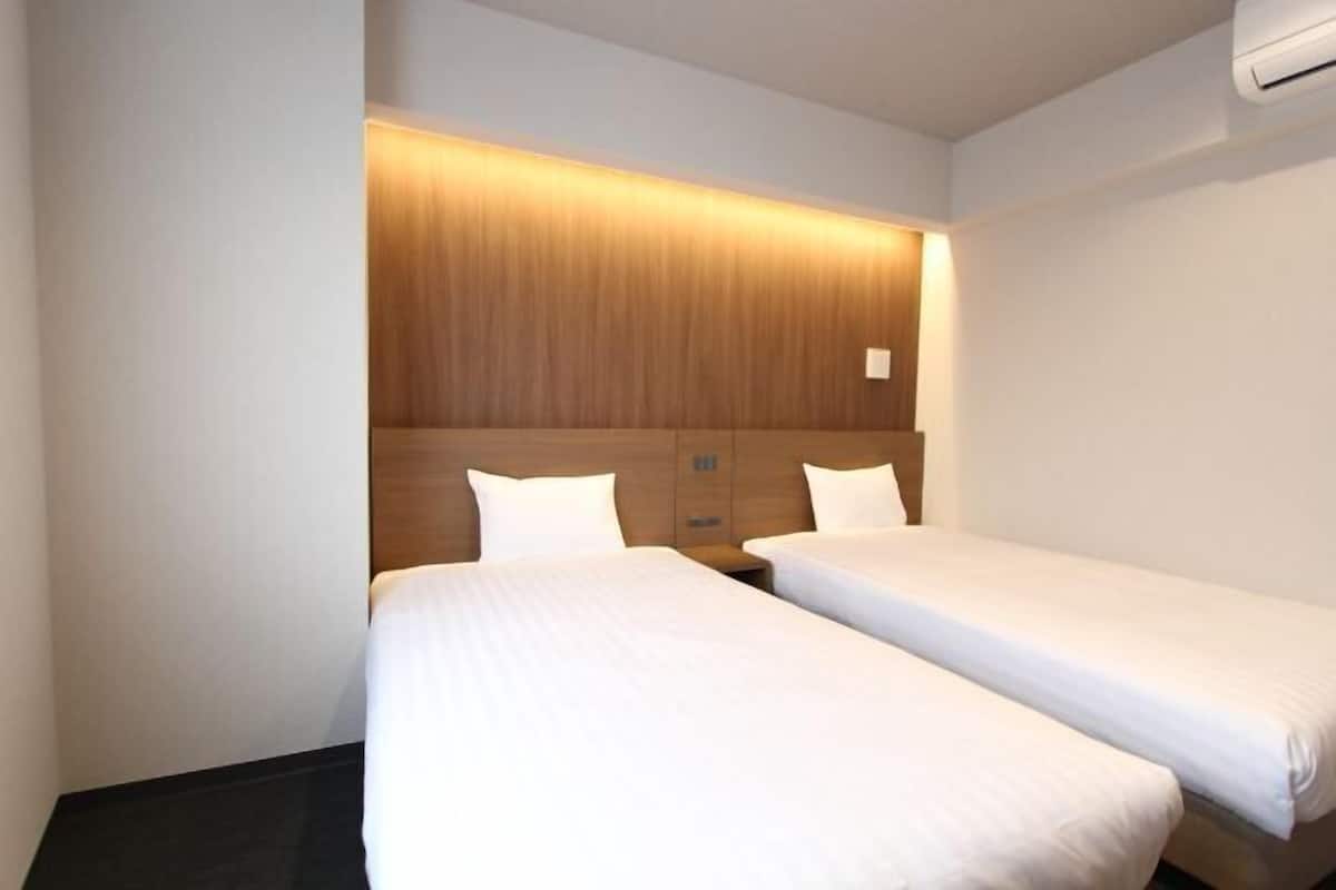 1 bedroom, memory-foam beds, in-room safe, desk