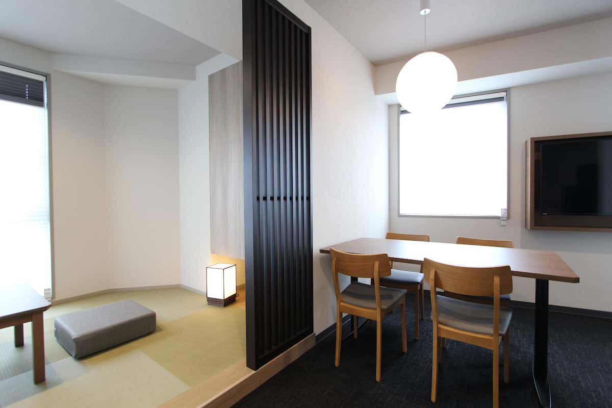 Deluxe Japanese Room, Non Smoking | 1 bedroom, memory foam beds, in-room safe, desk