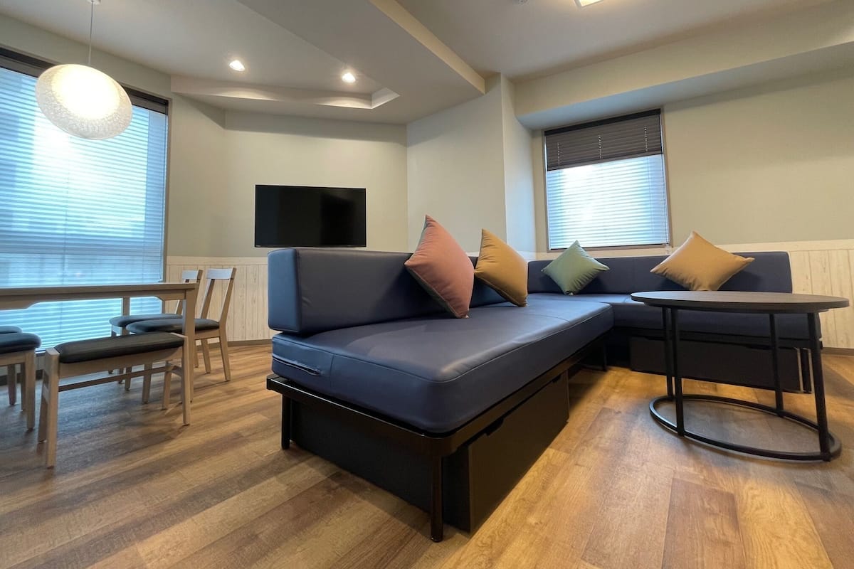 Superior Room, Non Smoking | 1 bedroom, memory foam beds, in-room safe, desk
