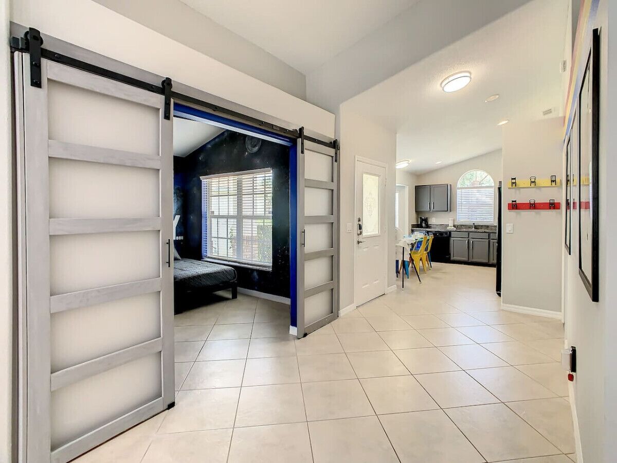 5 Schlafzimmer, Schreibtisch, Reisekinderbett, kostenloses WLAN