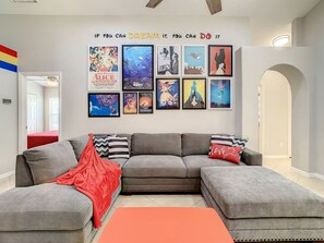 TV, table football - Single Level 5 Bedrm/Pool/SPA/3Miles Disney (Kissimmee)