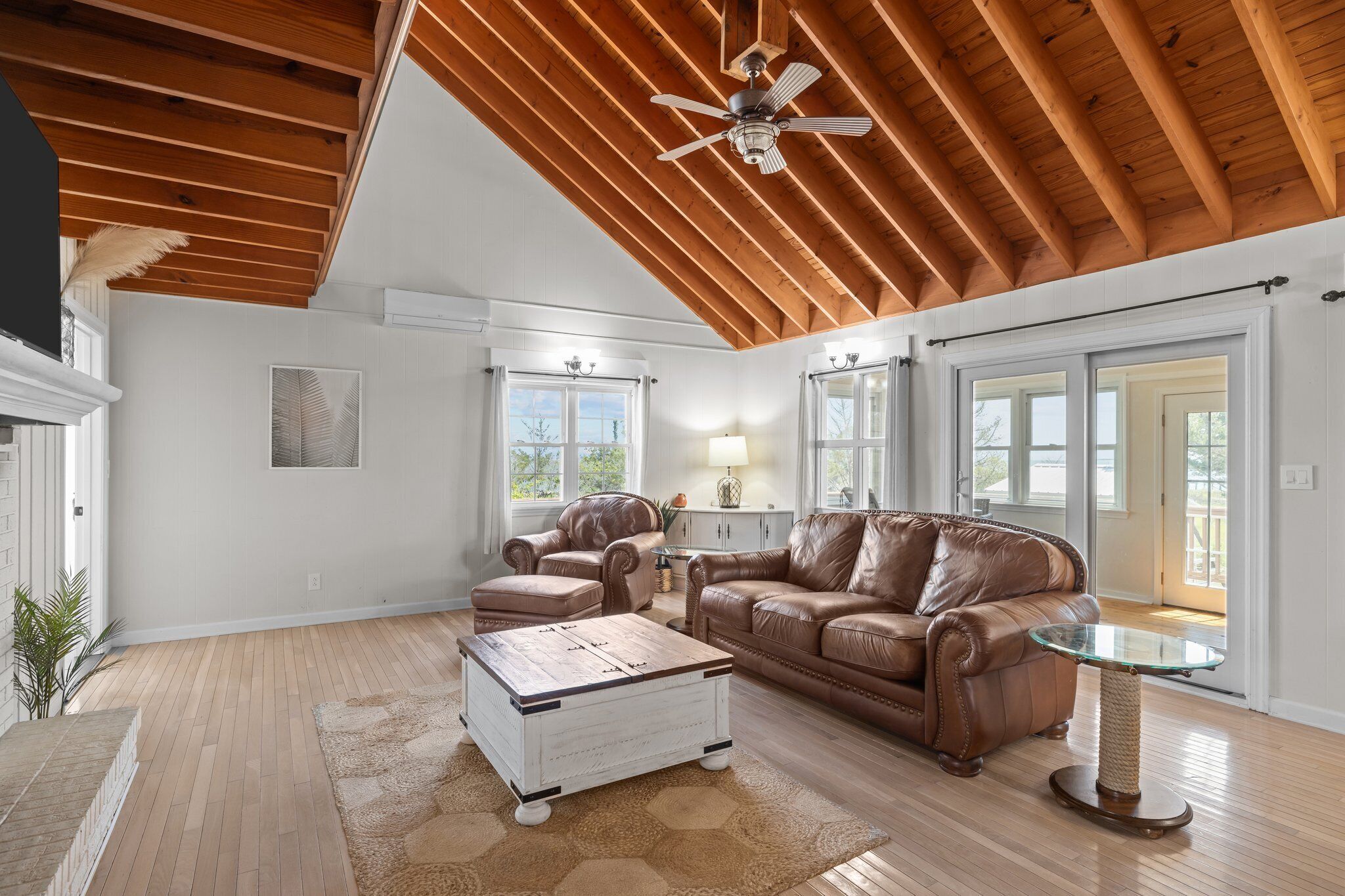 Télévision, cheminée