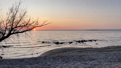 VillaSleeps23-Gaden-Parking-PartiesOK-Lake