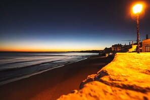 Nær stranden