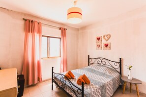 2 bedrooms, WiFi, bed sheets - Charming 2-Bed Apartment in Armacao de Pera (Armacao de Pera)