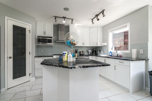 G@Home Quiet 5BR4BA Retreat, Gateway to Banff & COP & Hwy 1