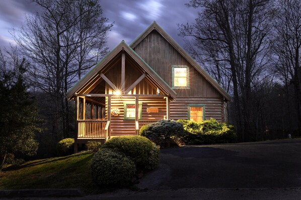 Exterior - SMOKEY MTN RESTORATION•FAMILY MEMORIES FOR A LIFETIME•MINS TO DT PIGEON FORGE (Pigeon Forge)