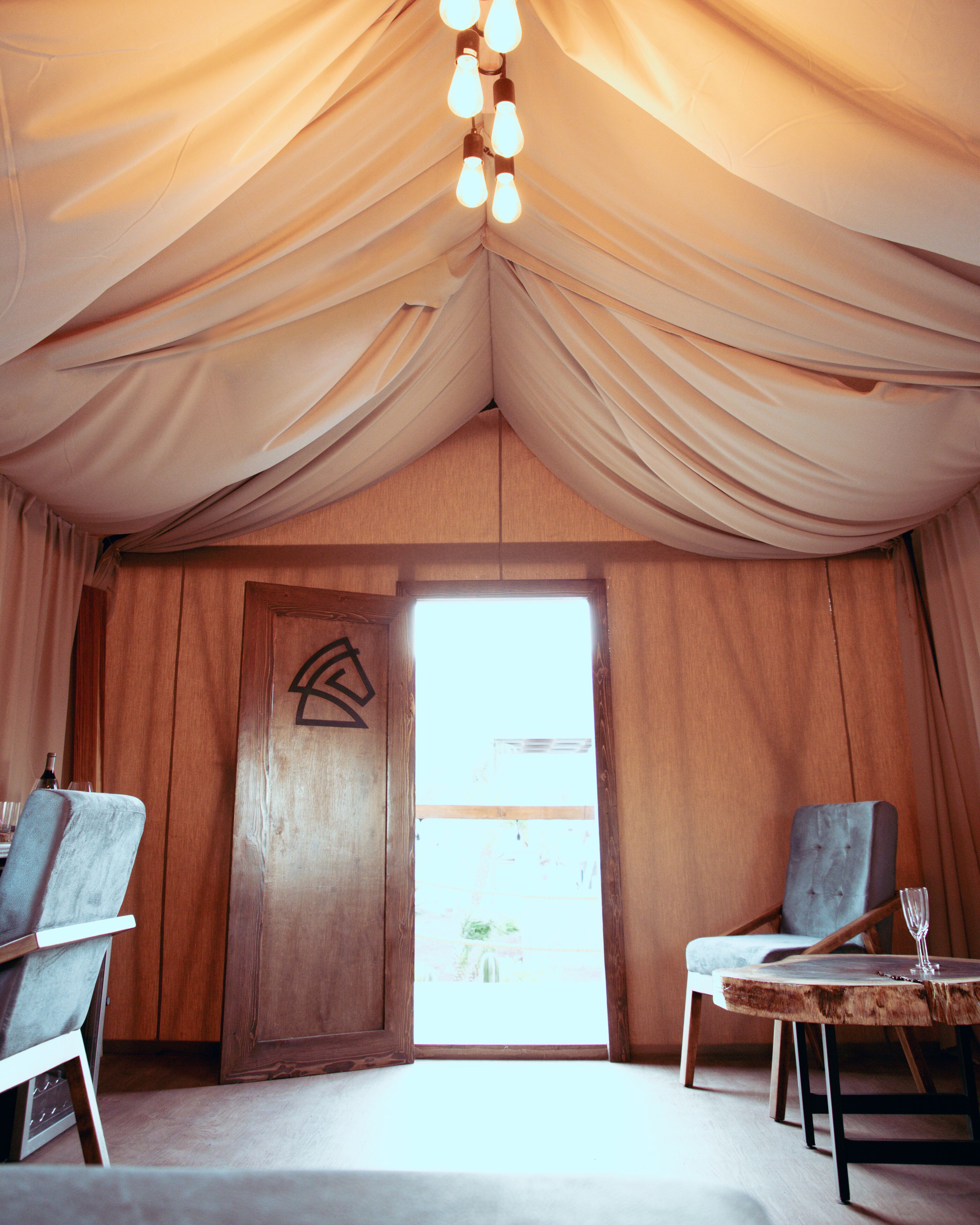 deluxe suite, 1 king bed, non smoking, garden view | view from room